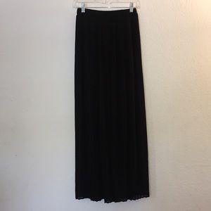 NWT Accordion Pleat Maxi Skirt